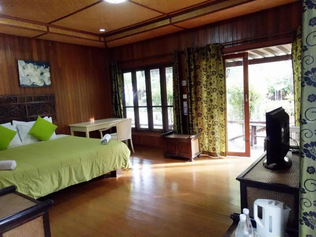 Bed in Indie House @ Maerim