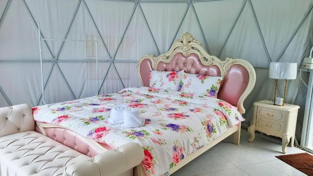 Bed in Kirirath Resort