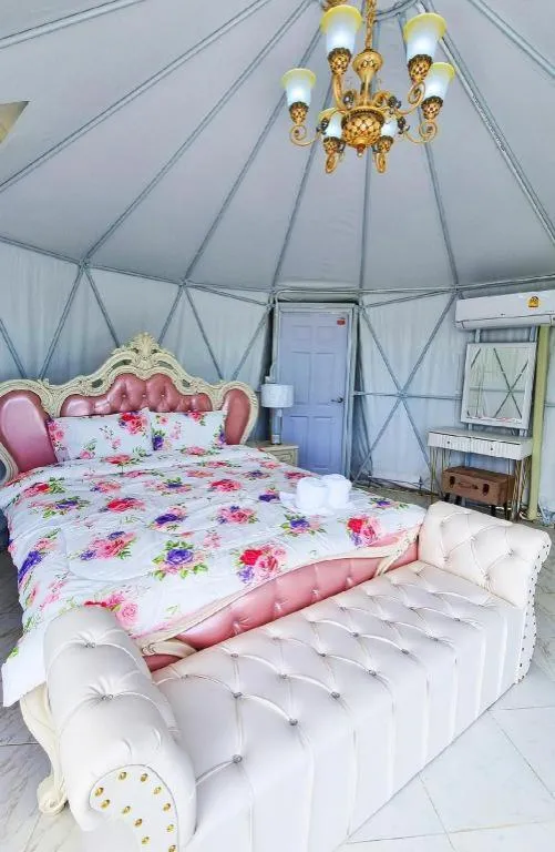 Bed in Kirirath Resort