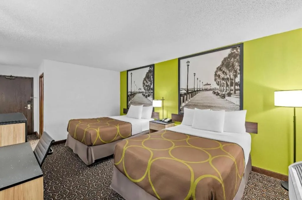 Bed in Super 8 By Wyndham Franklin