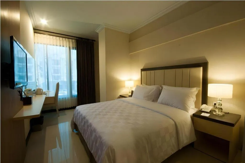 Bed in Bella Hotel Surabaya
