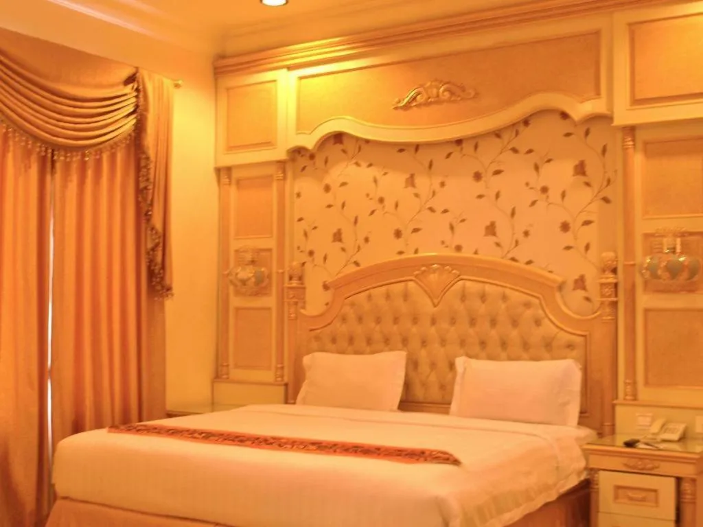 Bed in Hotel Grand Town