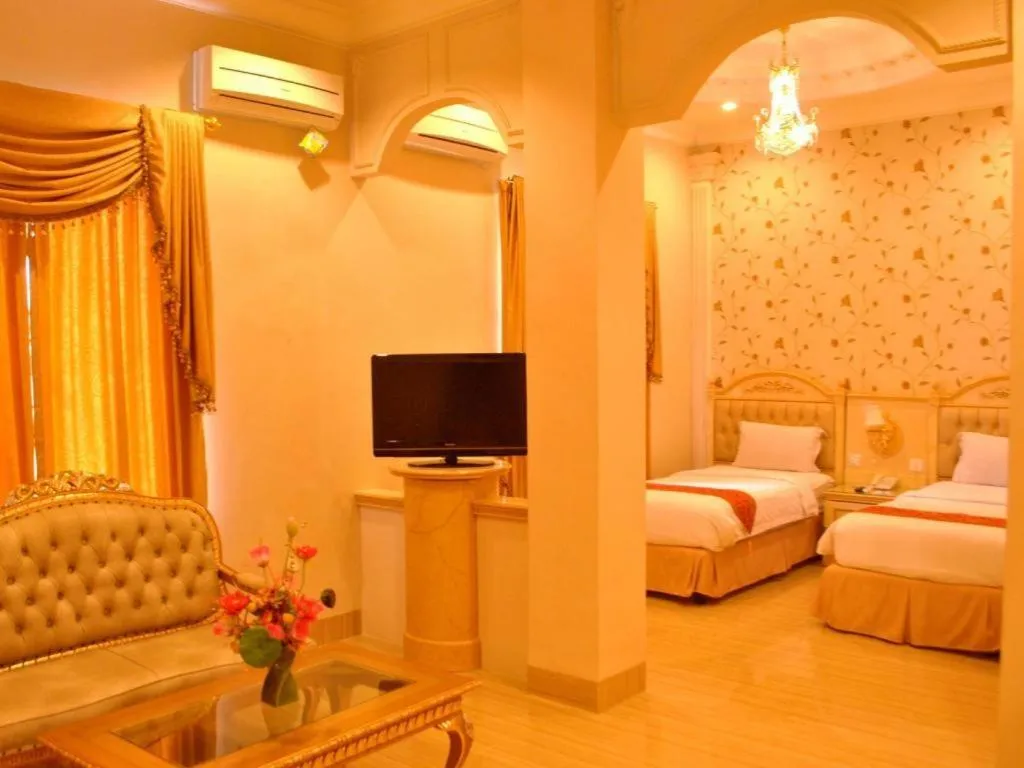 Bed in Hotel Grand Town