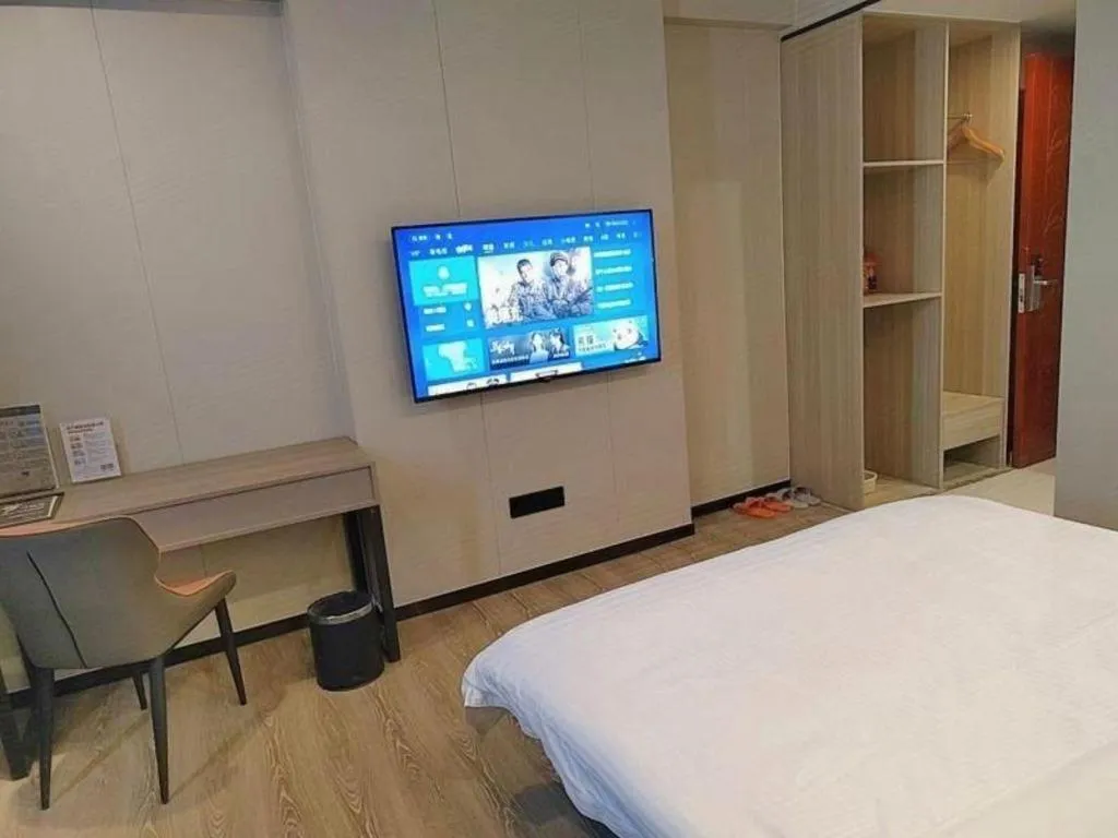 Bed in GreenTree Inn Shenzhen Kengzi Town Express Hotel