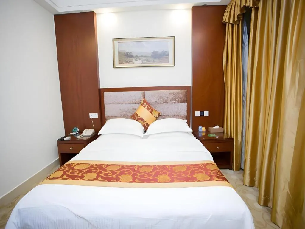 Bed in GreenTree Inn Shenzhen Kengzi Town Express Hotel