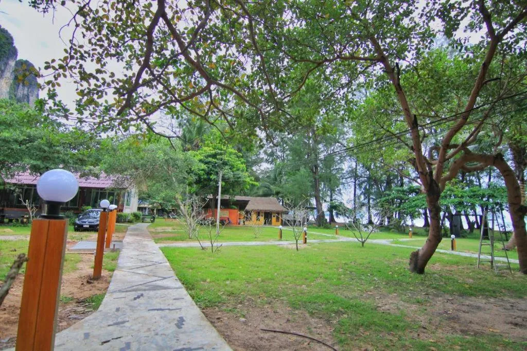 Baan Chao Mai Beach House