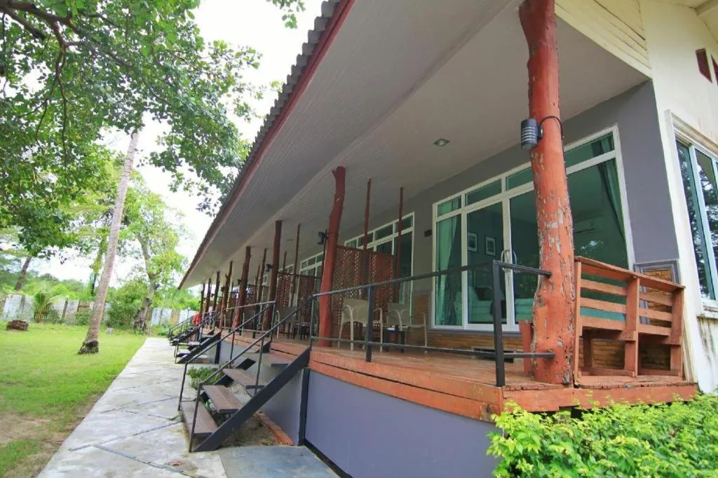 Baan Chao Mai Beach House