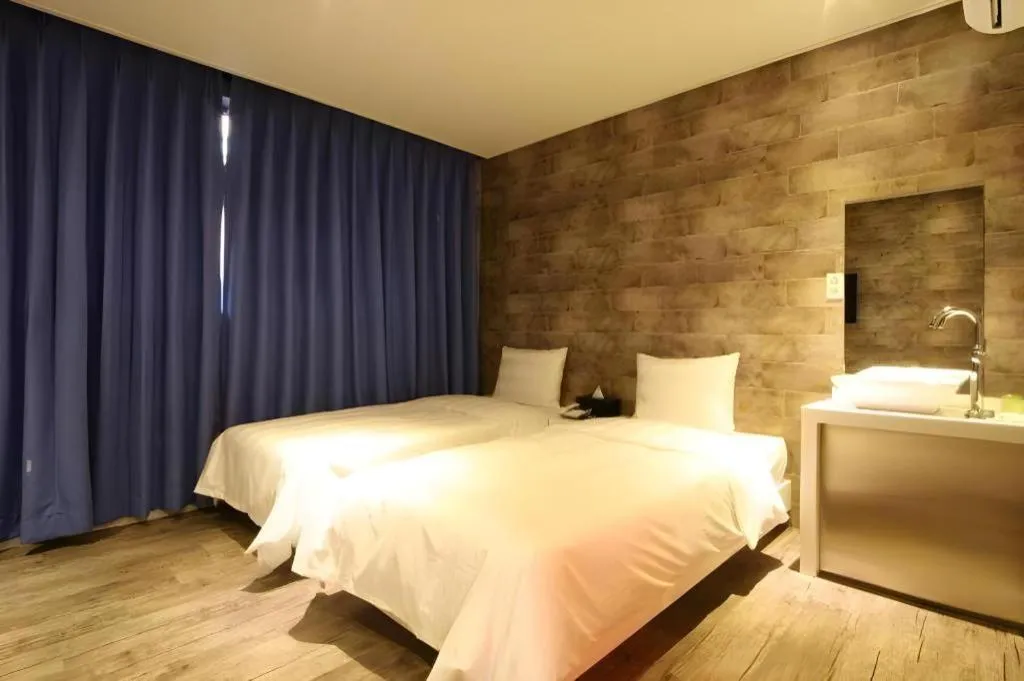 At Noon Hotel in Jeju