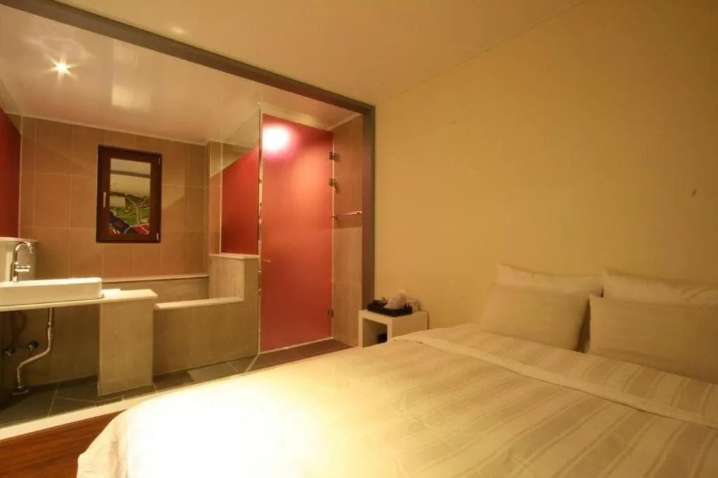 At Noon Hotel in Jeju