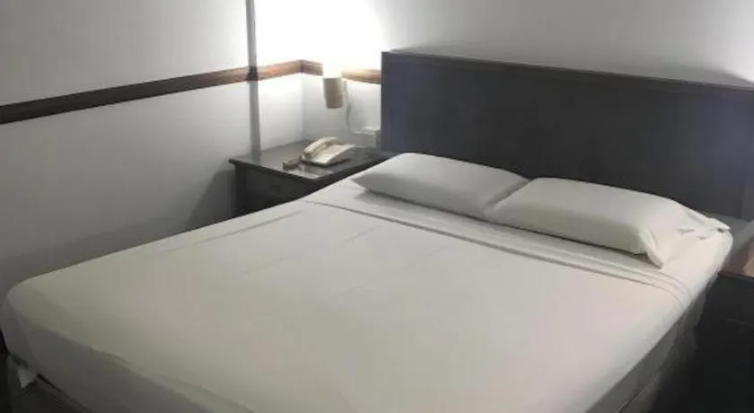 Bed in Four Chain View Hotel