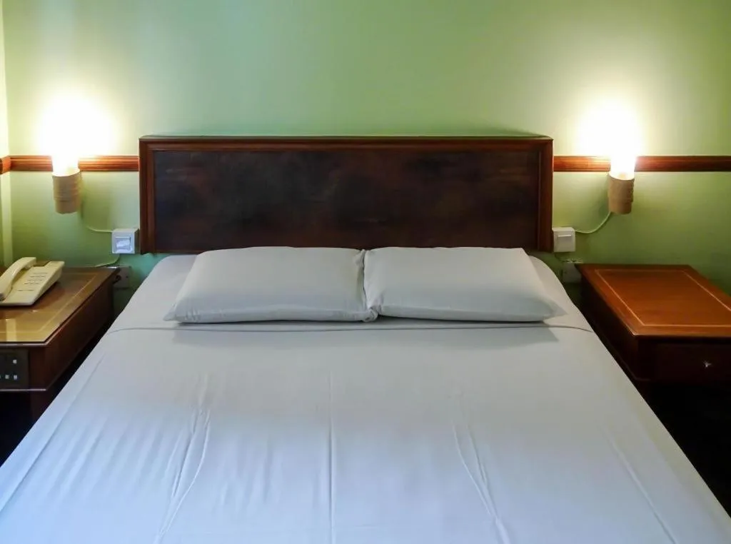 Bed in Four Chain View Hotel