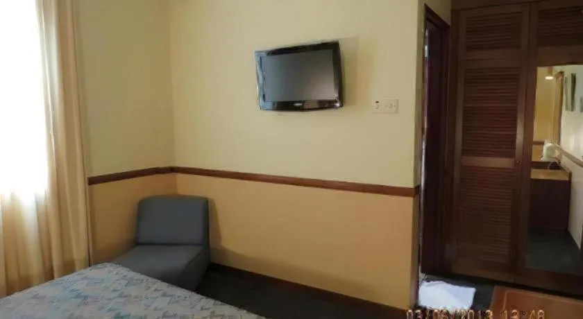 Bed in Four Chain View Hotel