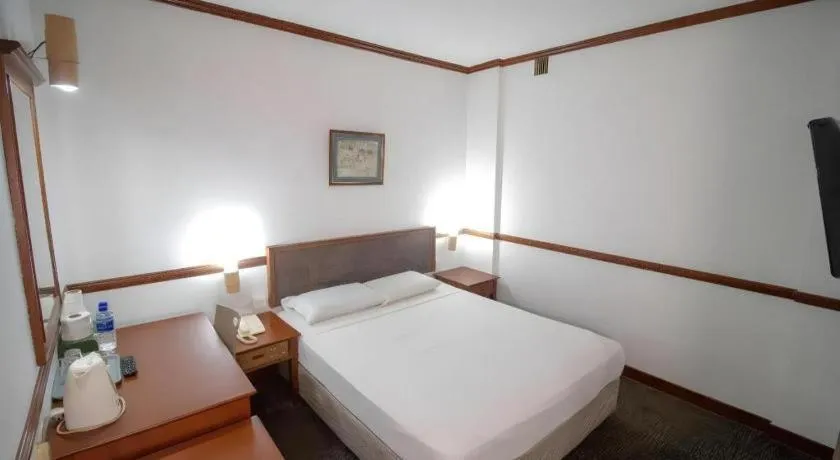 Bed in Four Chain View Hotel