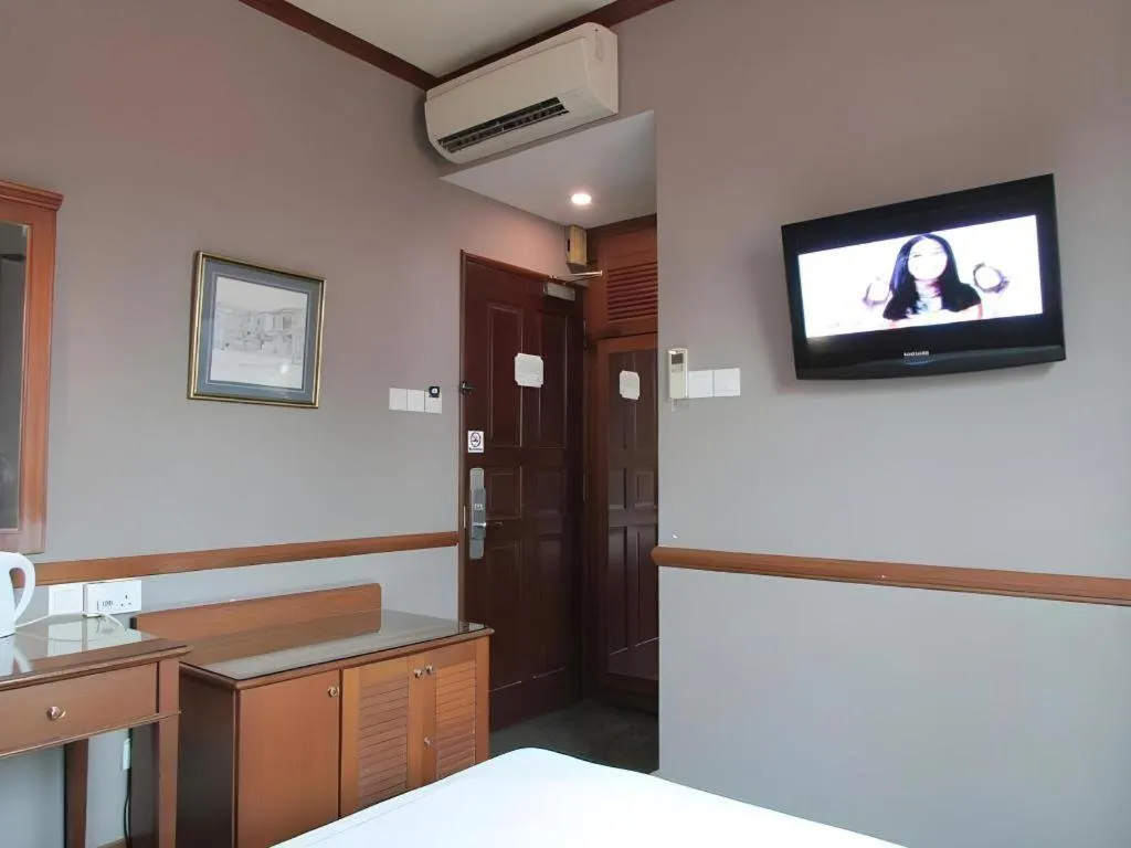 Bed in Four Chain View Hotel