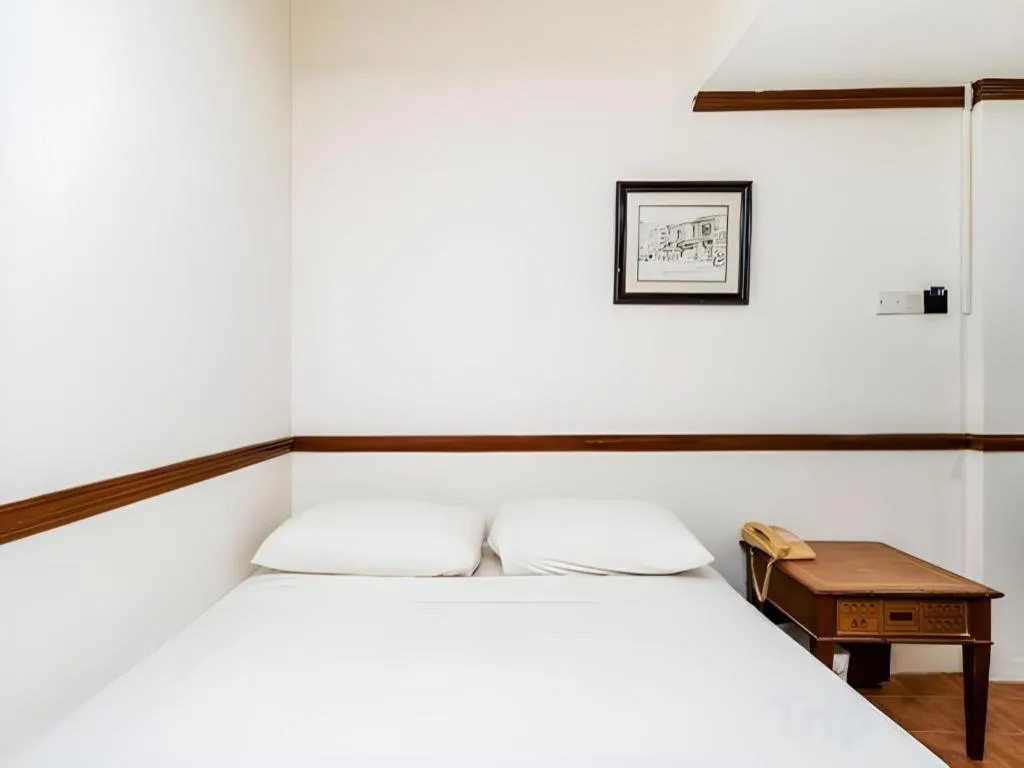 Bed in Four Chain View Hotel