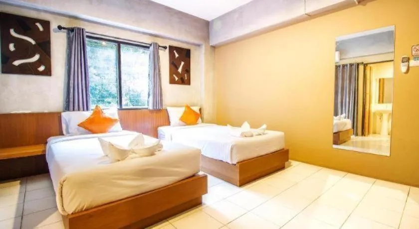 Bed in B2 Santitham (Wat Jed Yod) Boutique & Budget Hotel