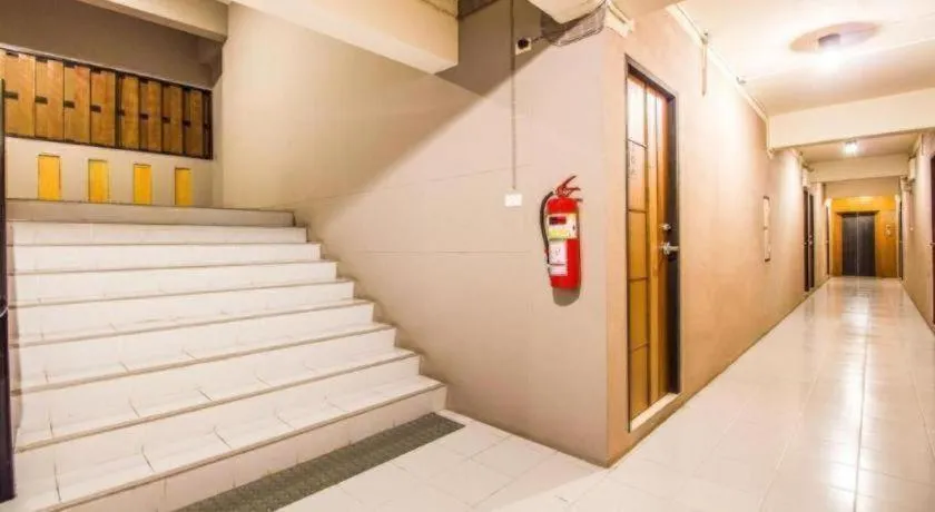 B2 Santitham (Wat Jed Yod) Boutique & Budget Hotel