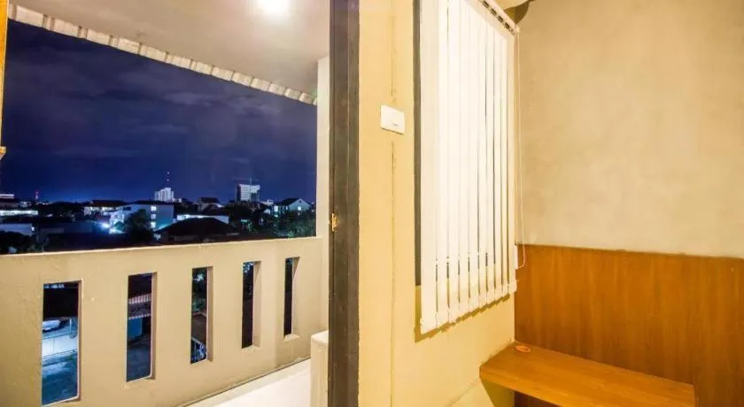 B2 Santitham (Wat Jed Yod) Boutique & Budget Hotel