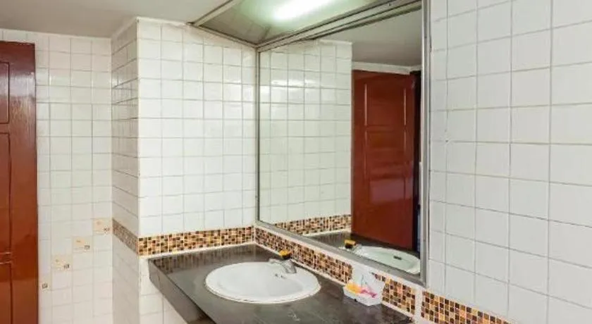 OYO 441 Grand Thara Hotel