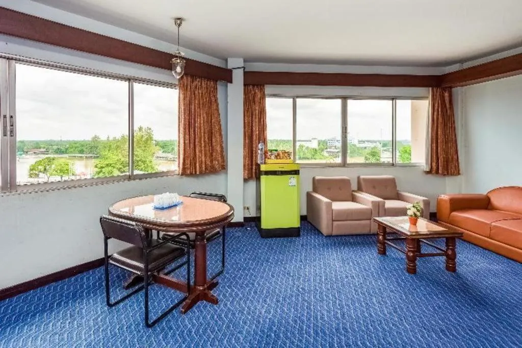 OYO 441 Grand Thara Hotel