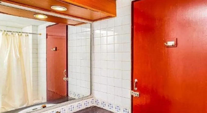 OYO 441 Grand Thara Hotel