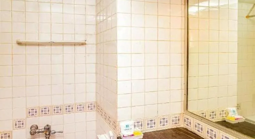 OYO 441 Grand Thara Hotel