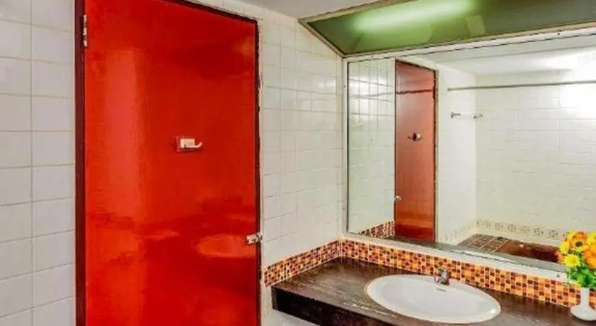 OYO 441 Grand Thara Hotel