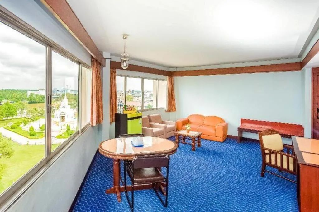 OYO 441 Grand Thara Hotel