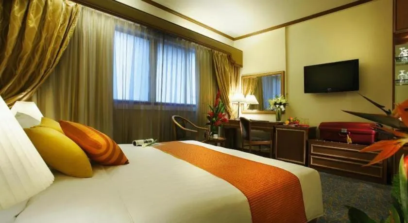 Bed in Hotel Miramar Singapore