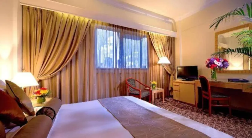 Bed in Hotel Miramar Singapore