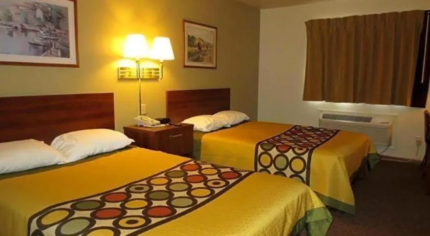 Bed in Americas Best Value Inn Missouri Valley