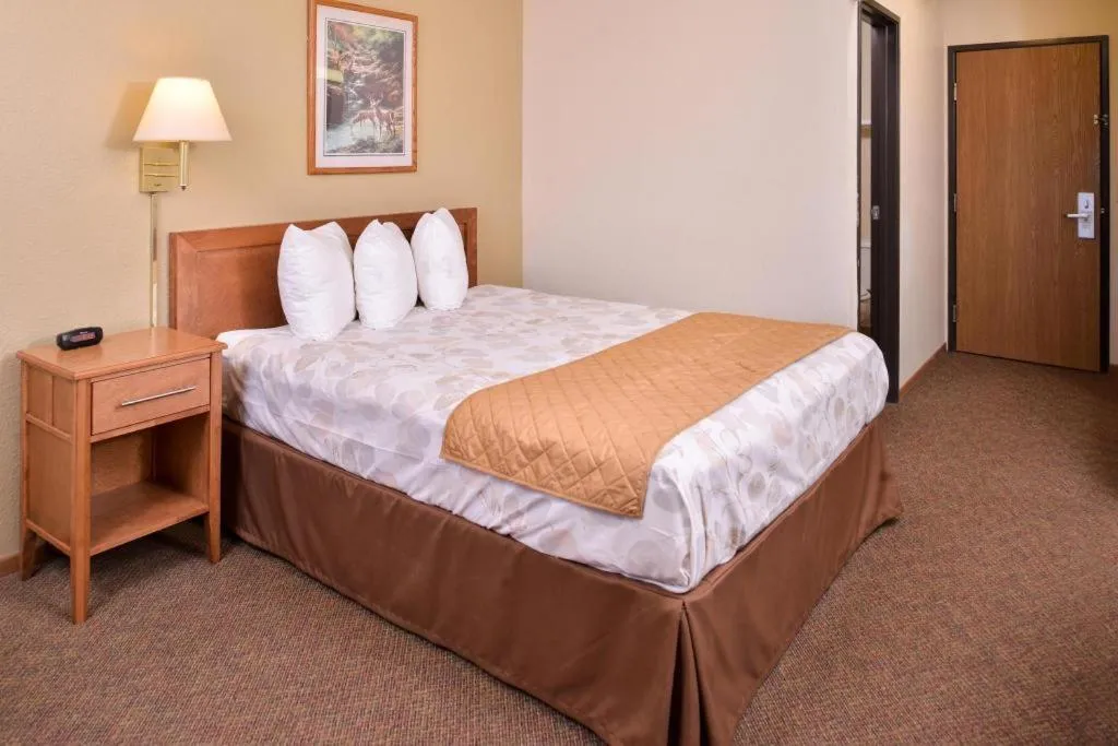 Bed in Americas Best Value Inn Missouri Valley