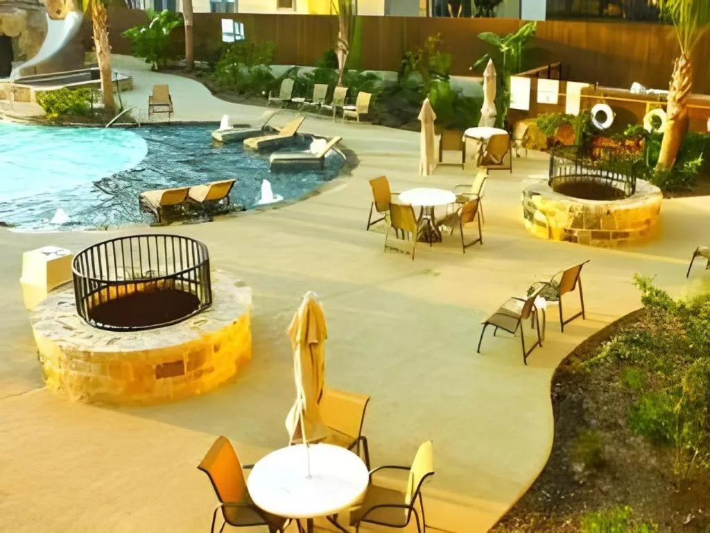 Holiday Inn Express & Suites Fredericksburg By IHG
