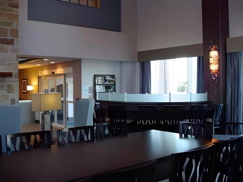 Holiday Inn Express & Suites Fredericksburg By IHG