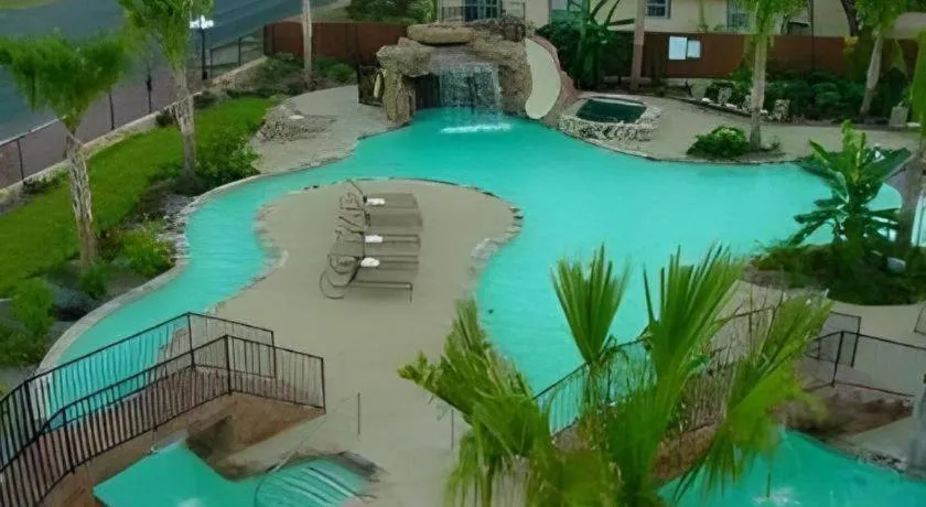 Holiday Inn Express & Suites Fredericksburg By IHG