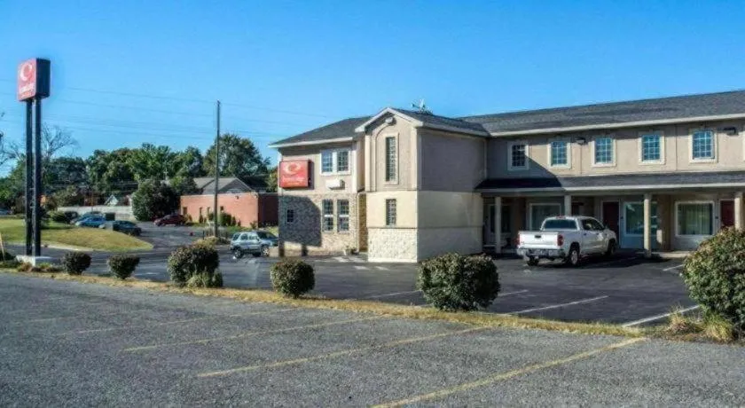 Econo Lodge Inn & Suites North Syracuse Airport