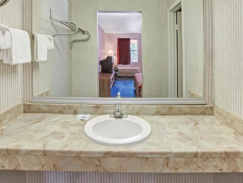 Knights Inn South Houston TX