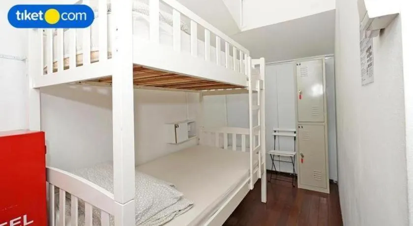 Bed in Royal Hostel Singapore