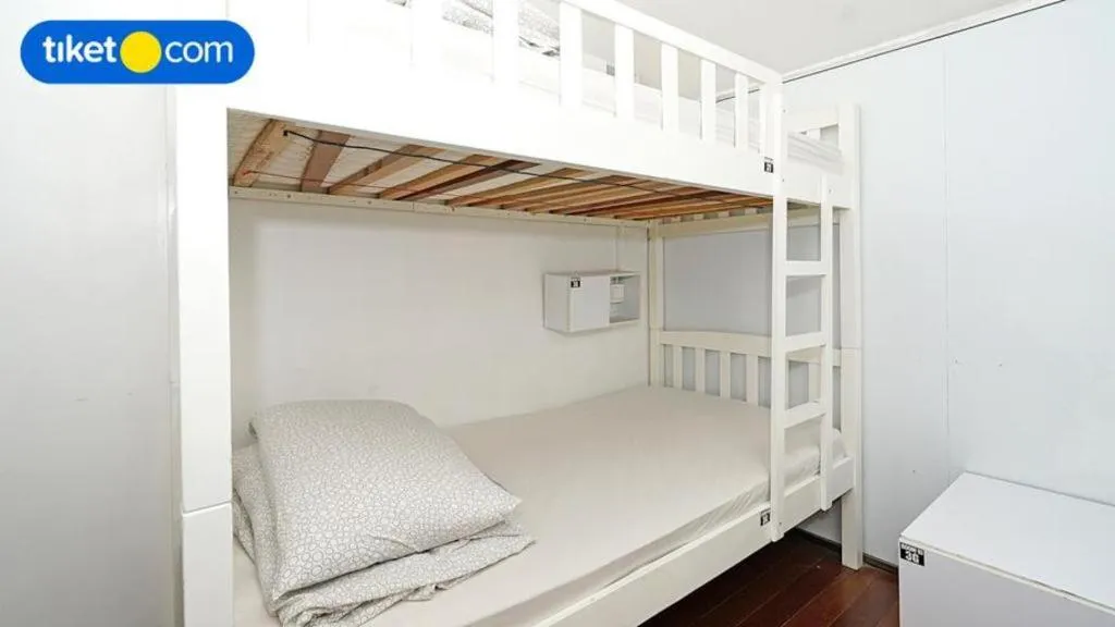 Bed in Royal Hostel Singapore