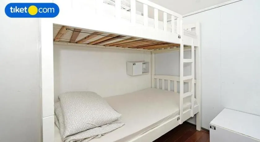 Bed in Royal Hostel Singapore