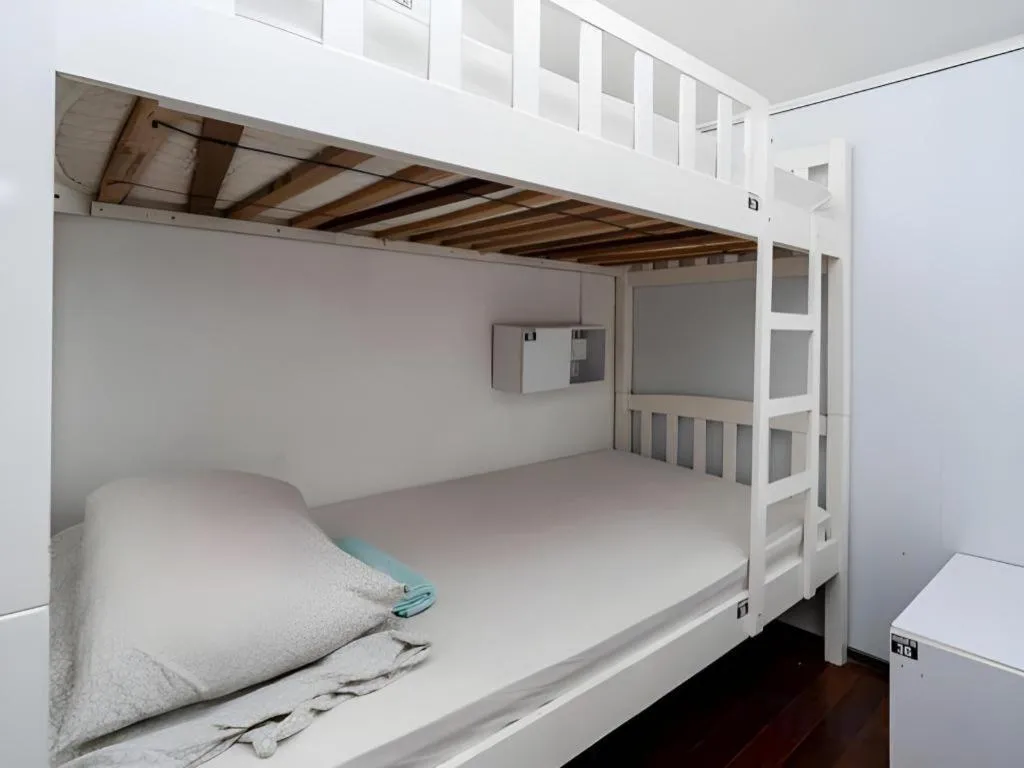 Bed in Royal Hostel Singapore