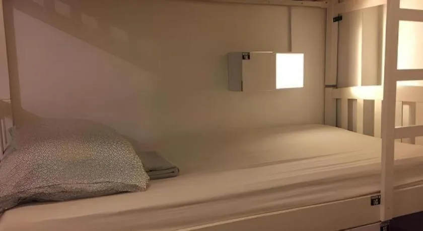 Bed in Royal Hostel Singapore