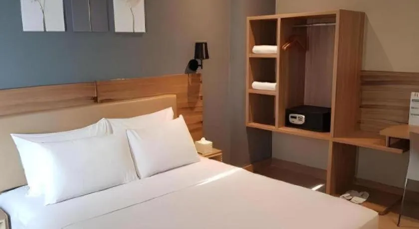 Bed in U Stay Hotel Mangga Besar