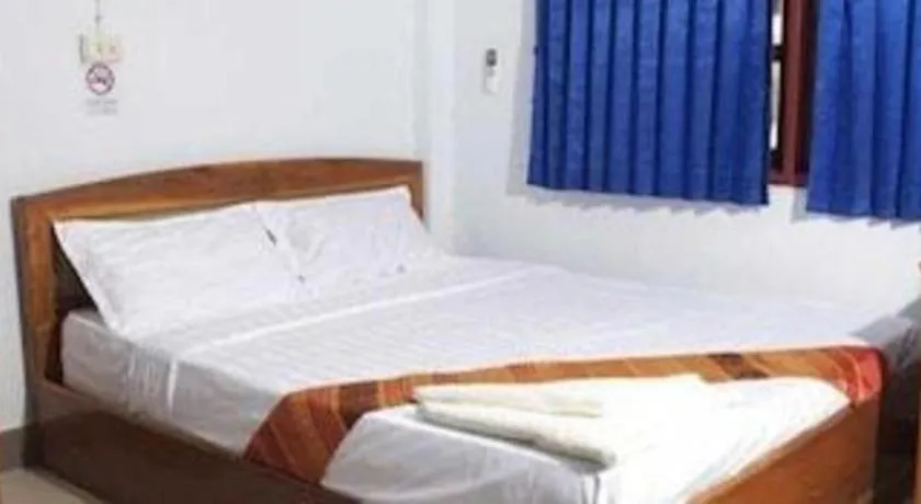 Bed in Lankham Hotel