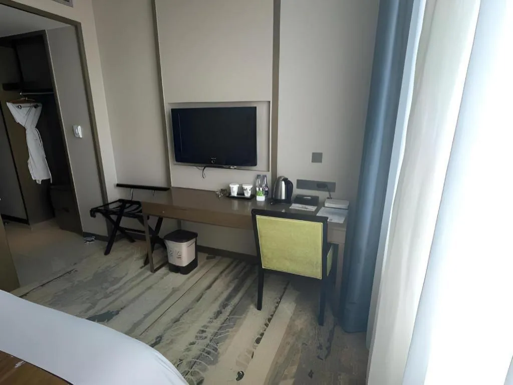 Zhangjiagang Guomao Hotel