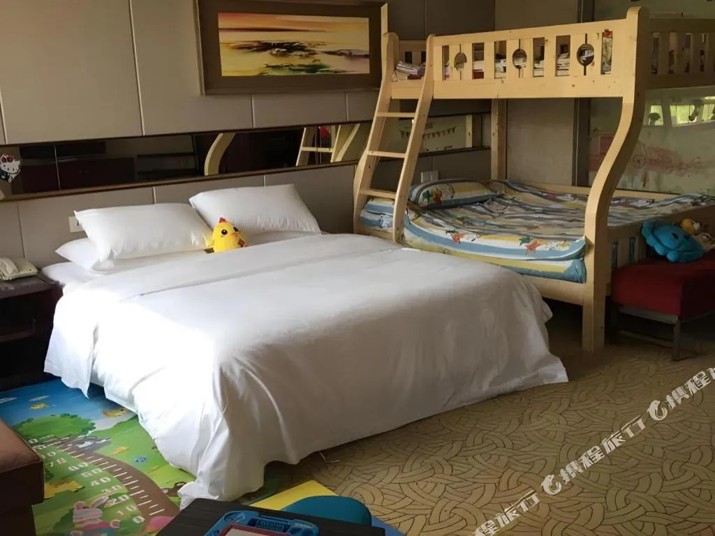 Bed in Zhangjiagang Guomao Hotel