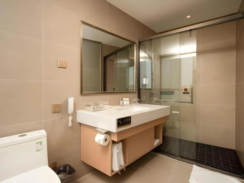 Zhangjiagang Guomao Hotel