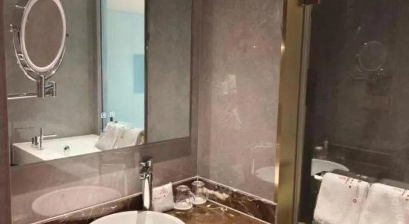 Zhangjiagang Guomao Hotel