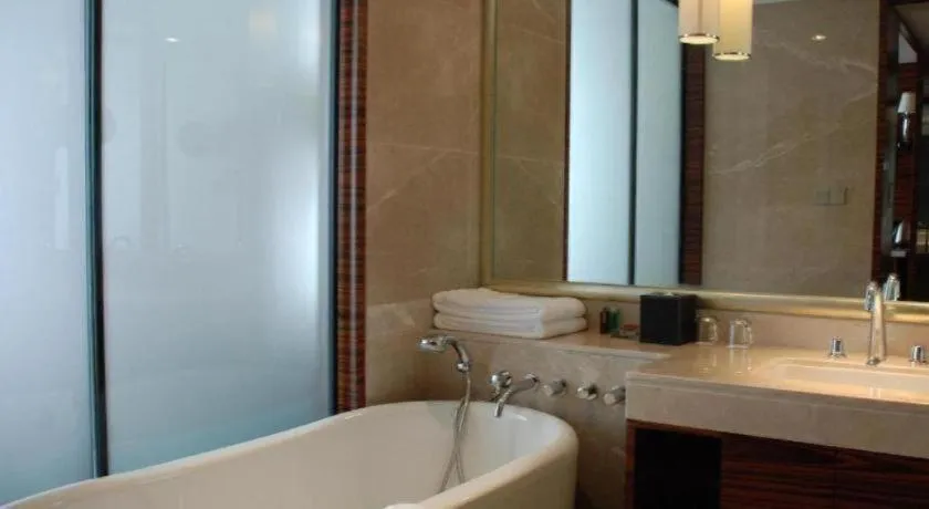 Zhangjiagang Guomao Hotel