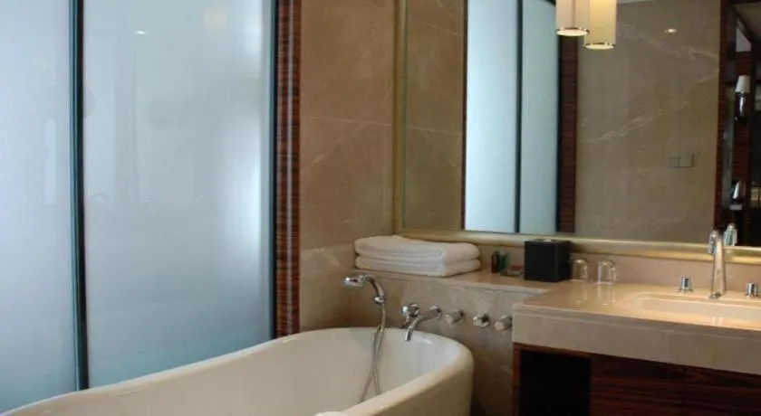 Zhangjiagang Guomao Hotel